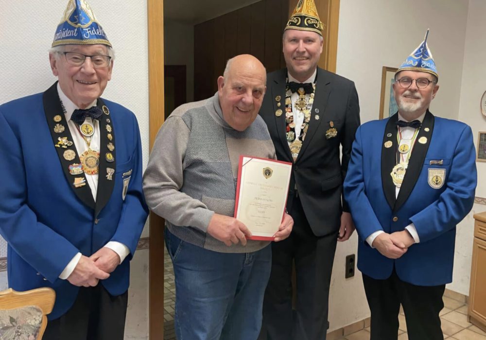 Ehre wem Ehre gebührt, die CCC-Nadel in GOLD für Peter. Herzlichen Glückwunsch